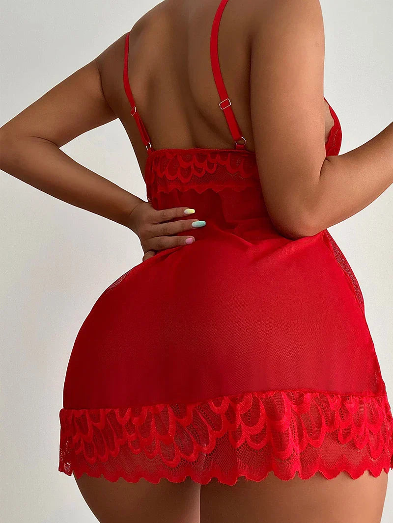 Chemise de nuit sensuelle avec un décolleté en V profond