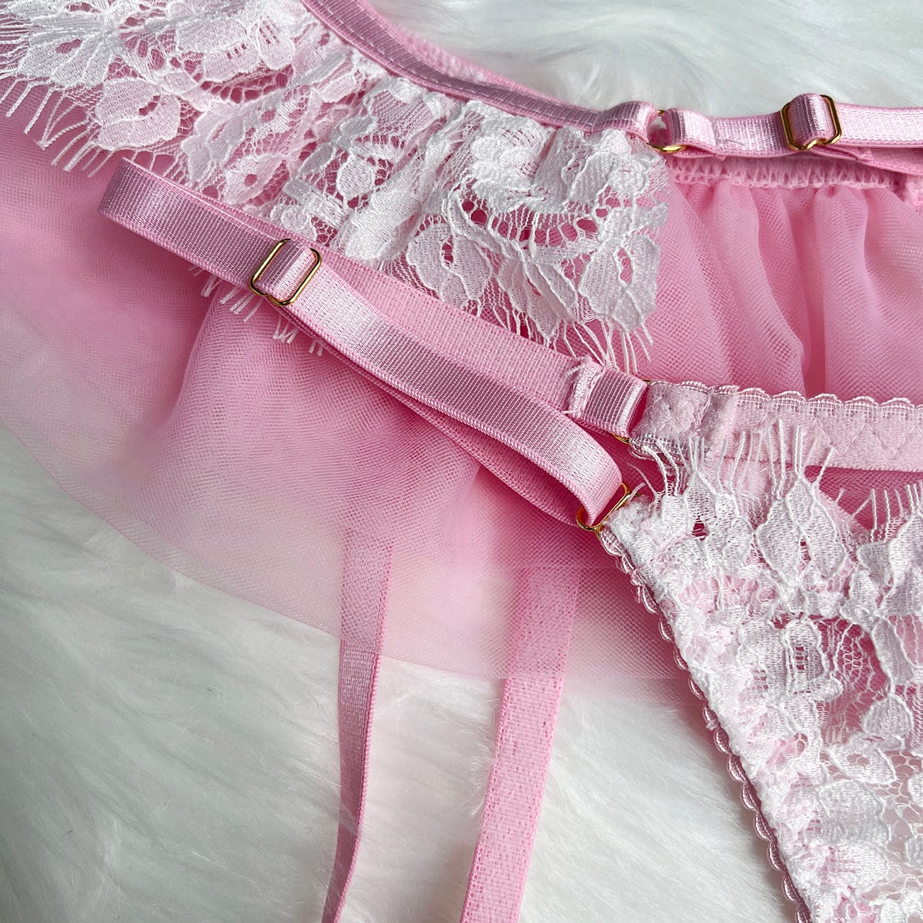 Lace lingerie set with adjustable straps