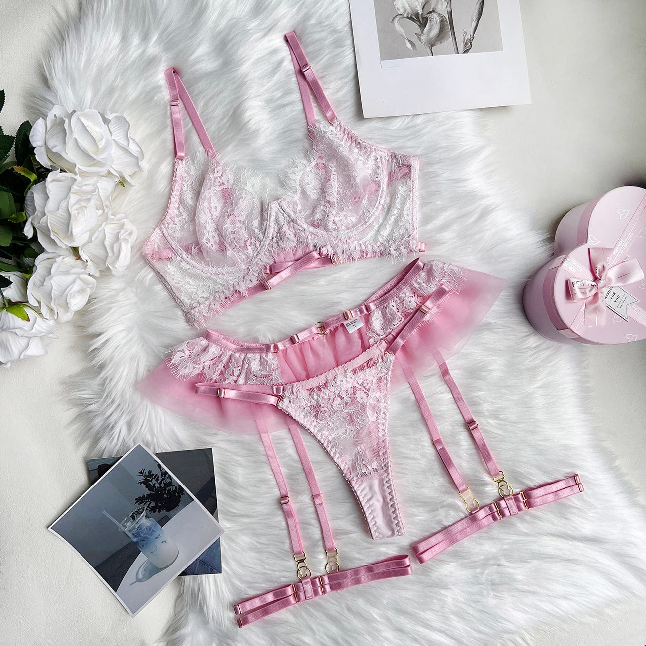 Lace lingerie set with adjustable straps