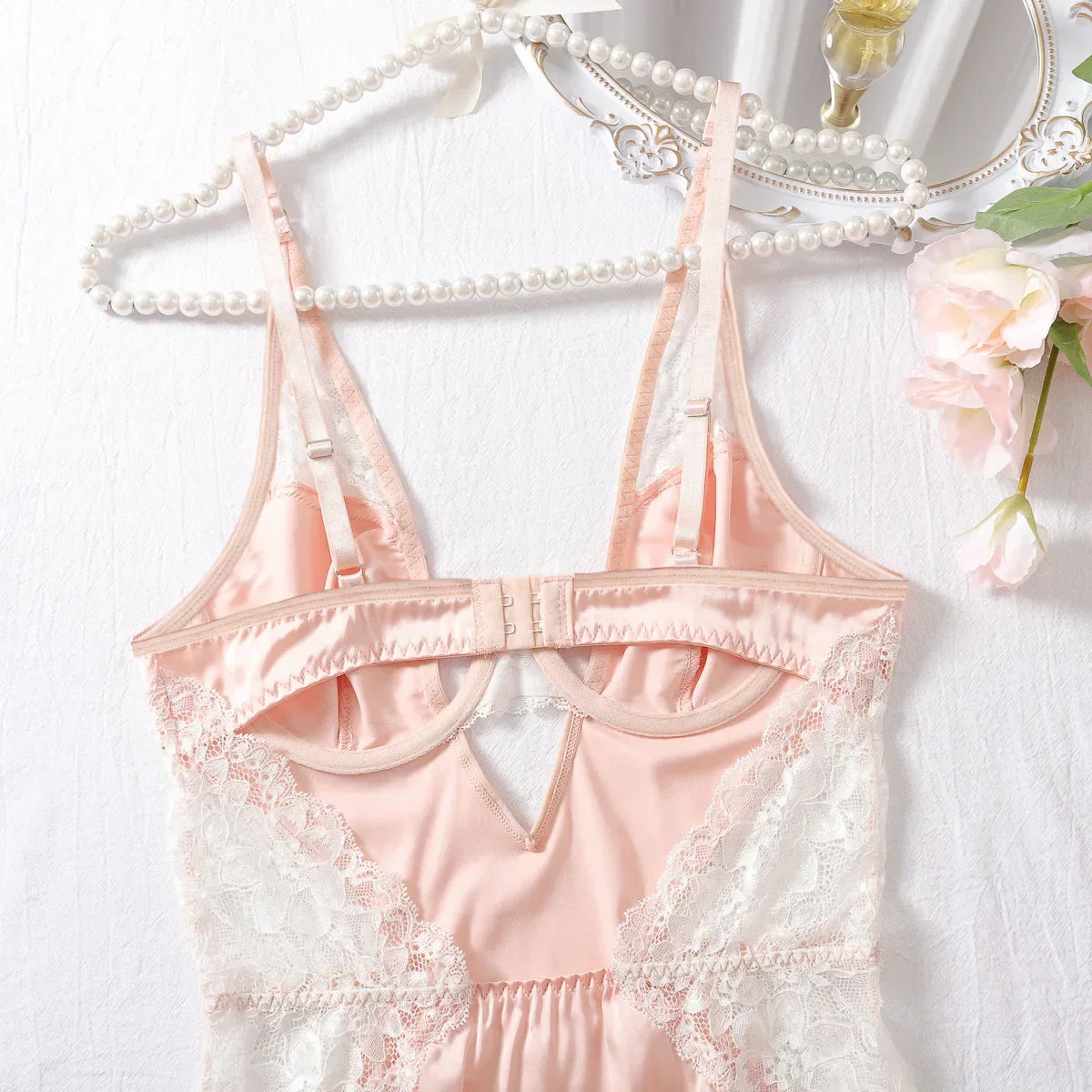 Chemise de nuit à décolleté profond