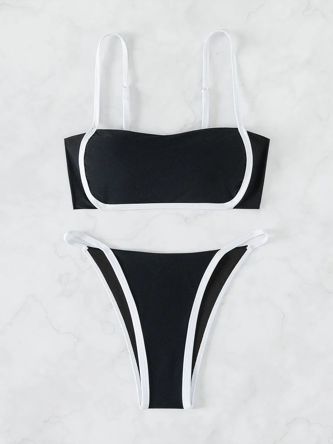 Maillot de bain deux pièces avec lien dans le dos