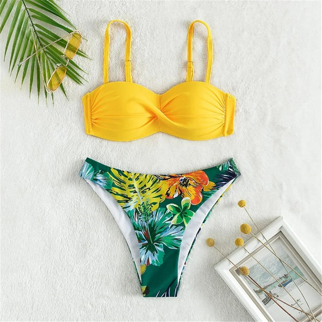 Maillot de bain deux pièces à motif floral