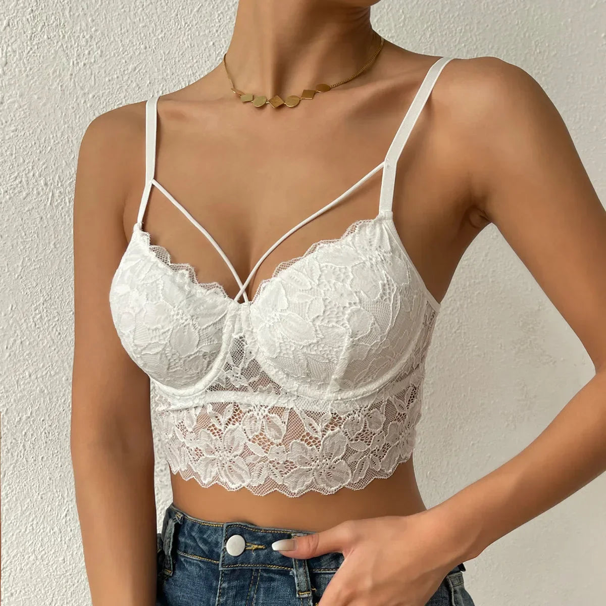 Soutien-gorge en dentelle avec bretelles réglables