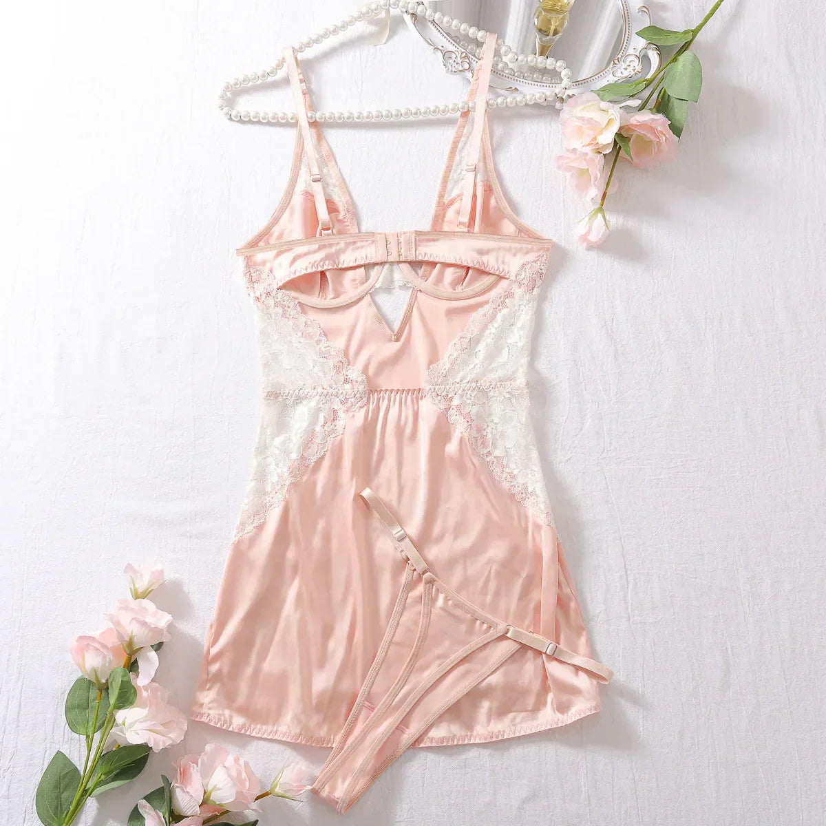 Chemise de nuit à décolleté profond