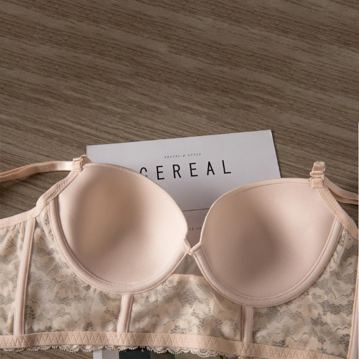 Soutien-gorge à fermeture abaissée