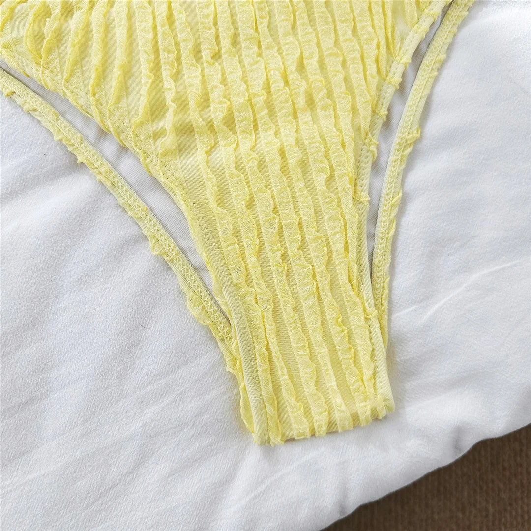 Maillot de bain deux pièces avec des liens réglables