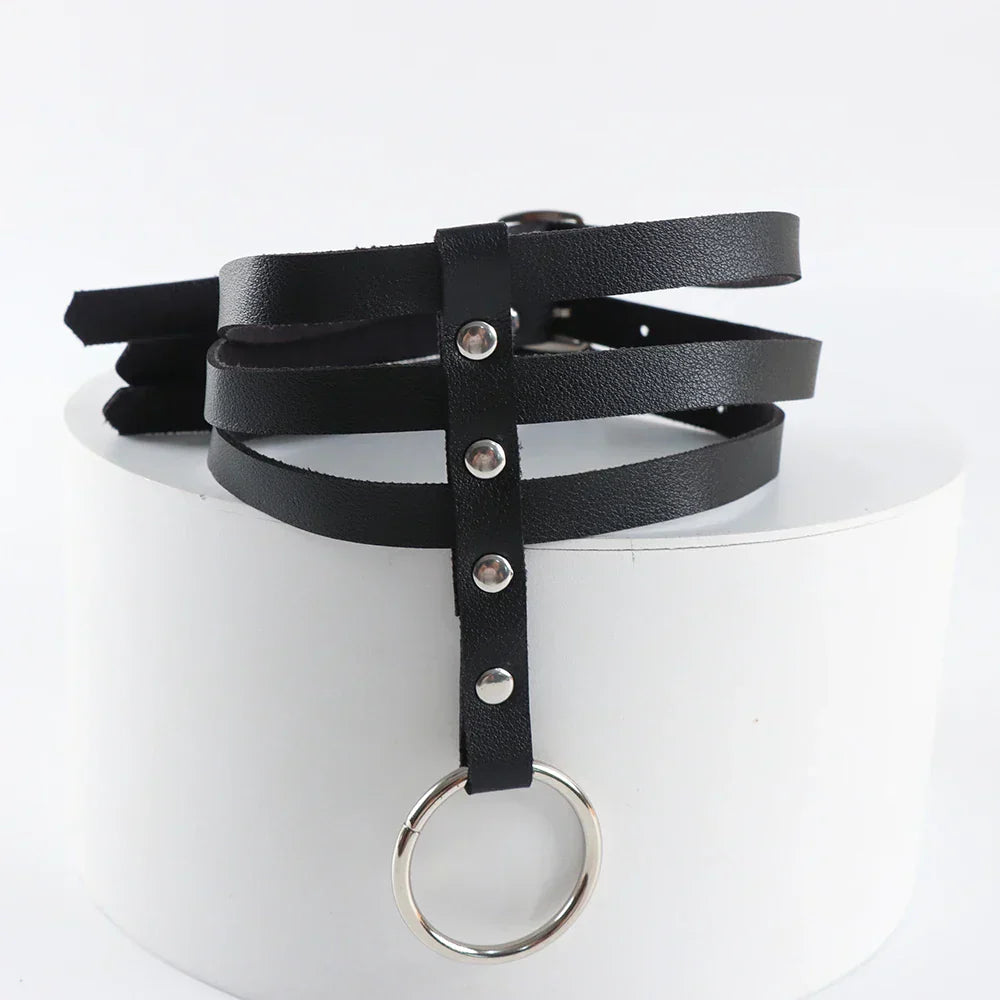 Collier en motif harnais avec des sangles réglables