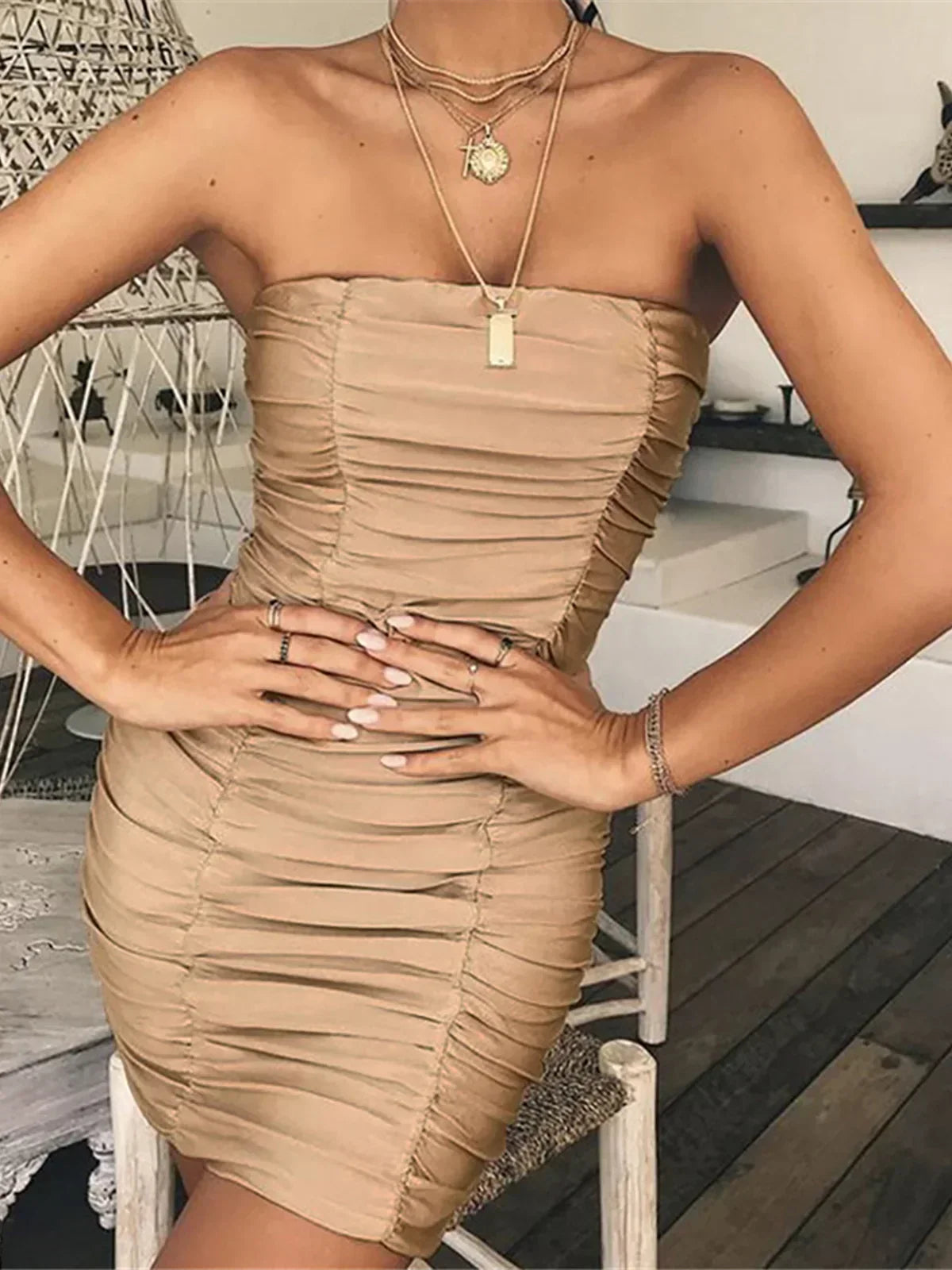 Robe de plage avec un ruché décoratif
