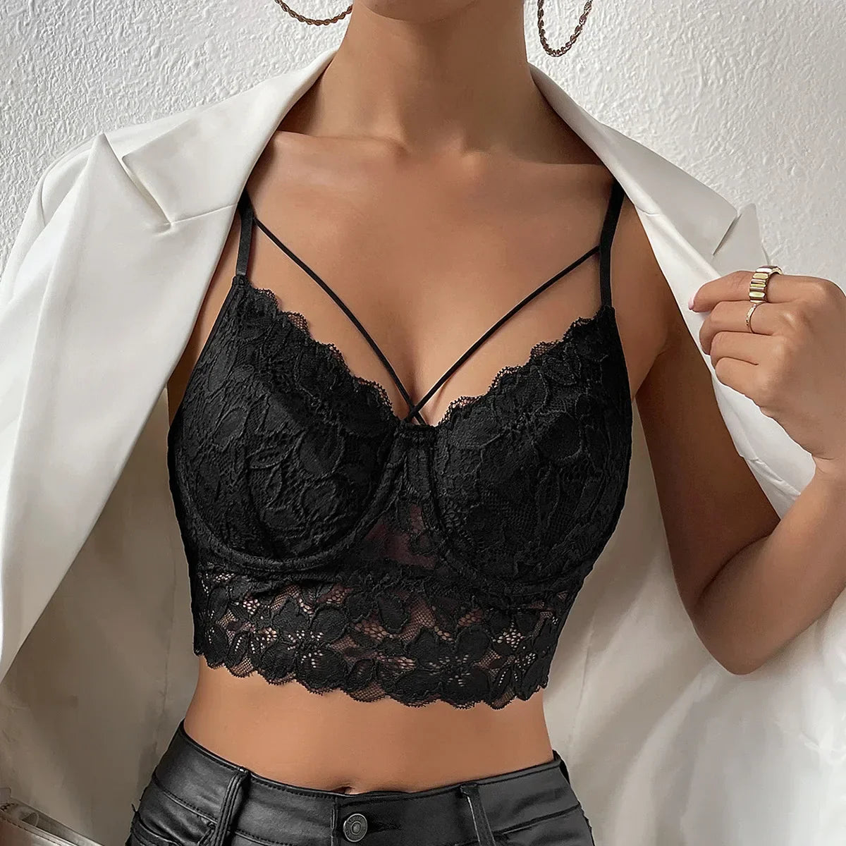 Soutien-gorge en dentelle avec bretelles réglables
