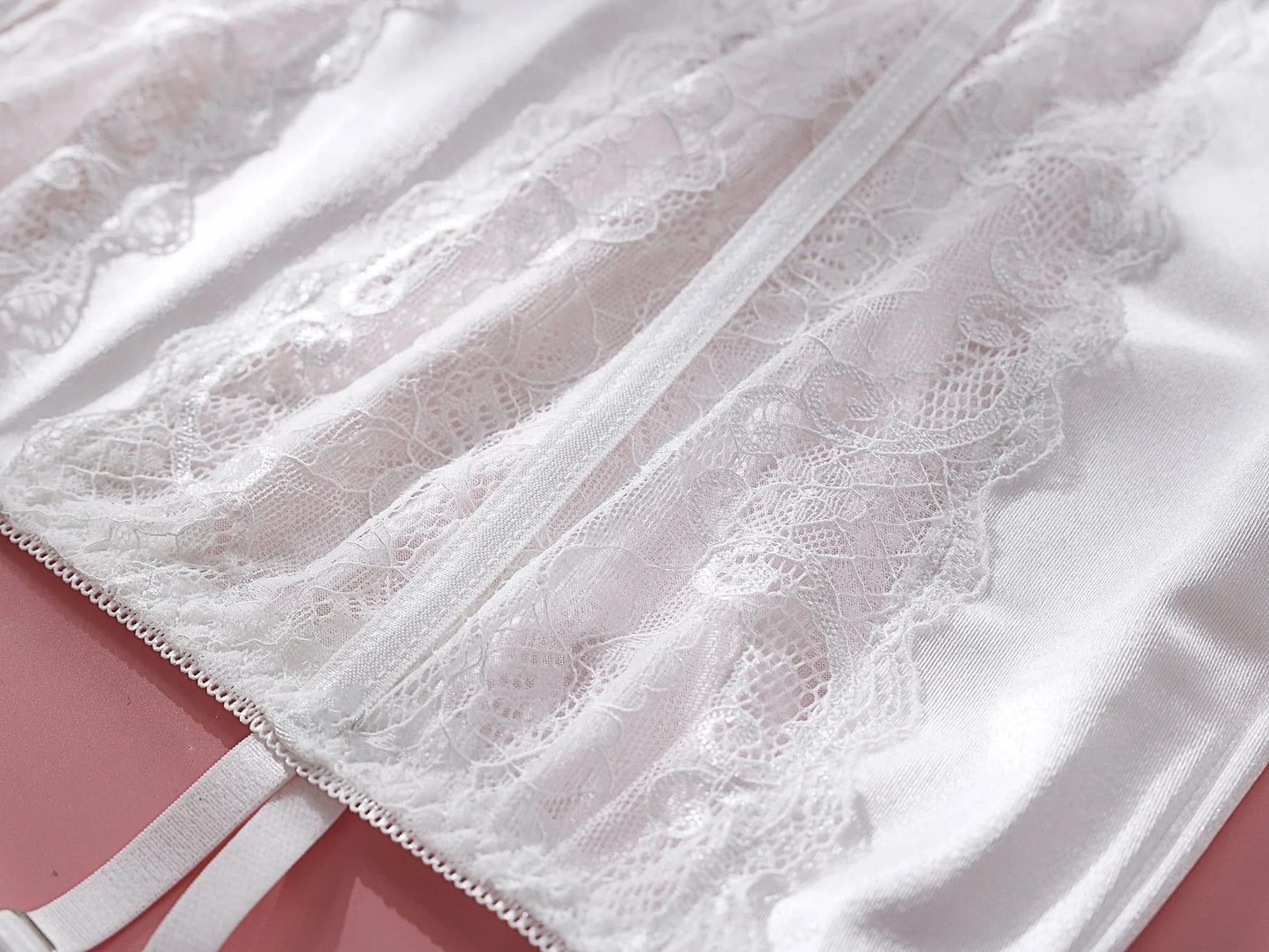 Loose nightgown with choker