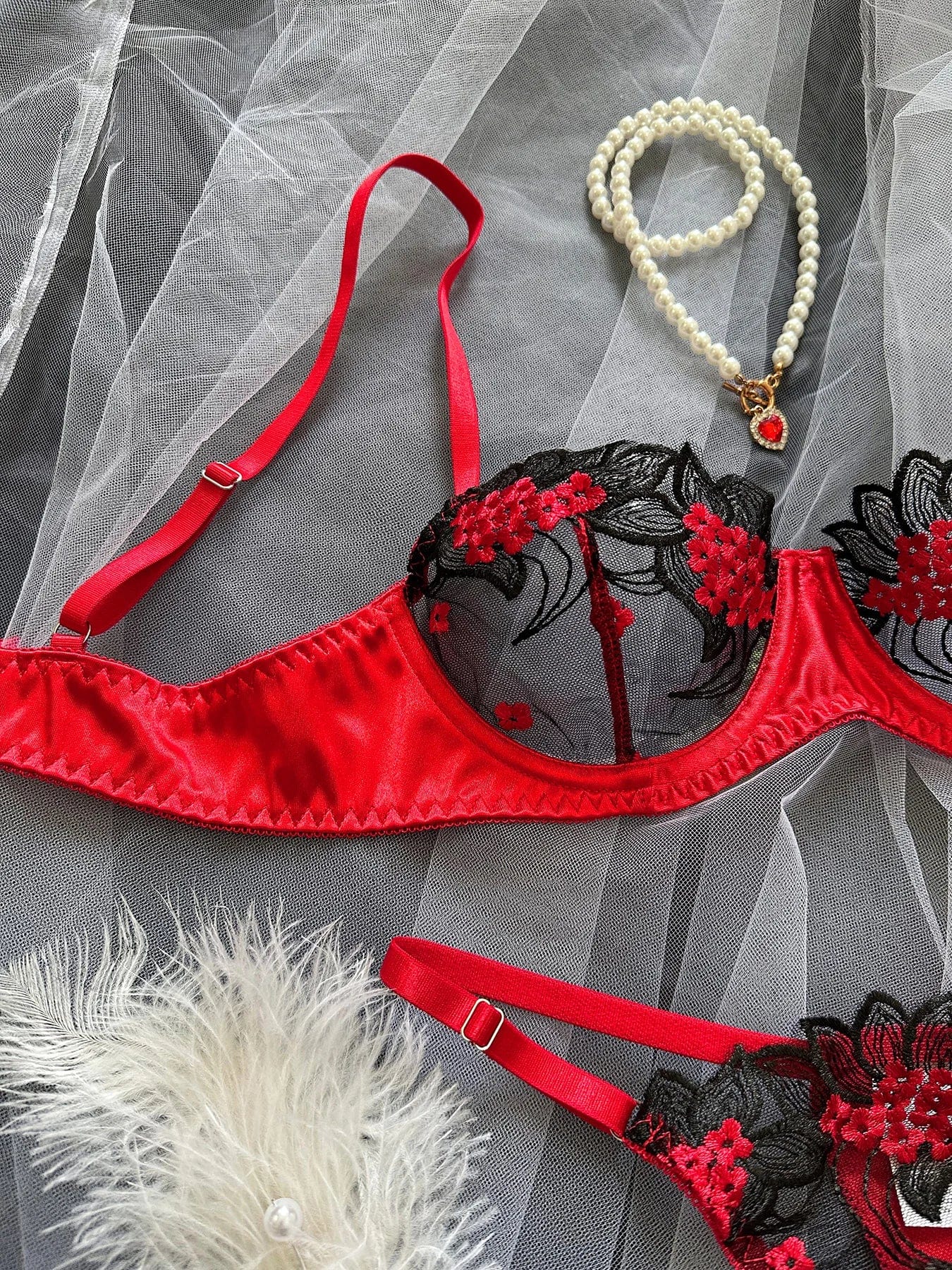 Ensemble de lingerie avec des ornements en dentelle en coupe push-up