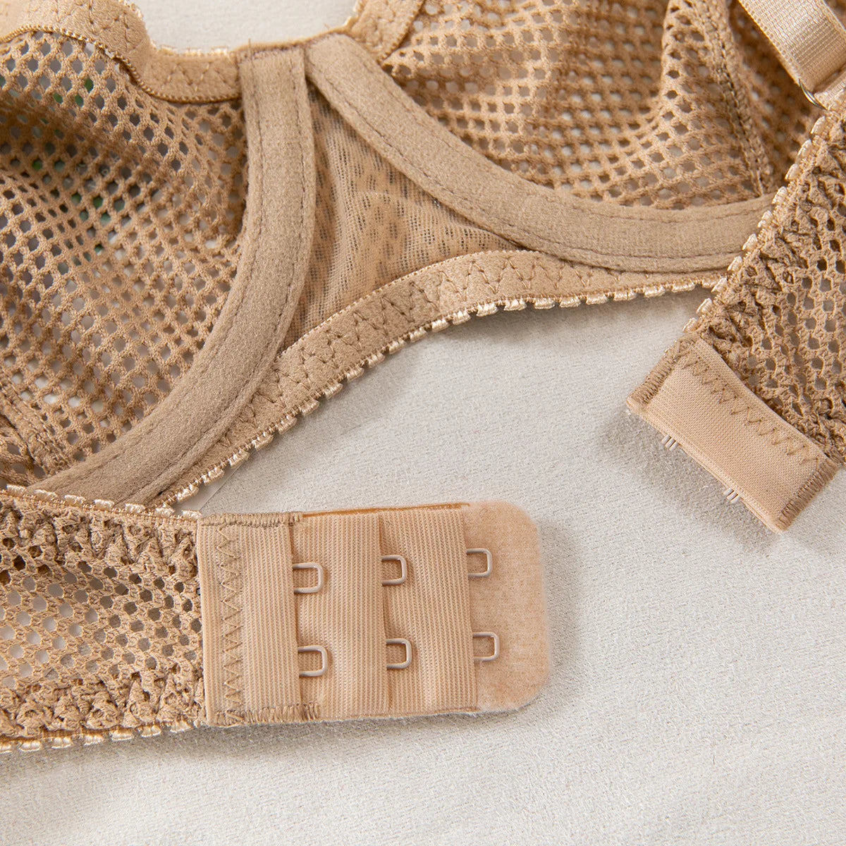 Lace lingerie set with adjustable straps