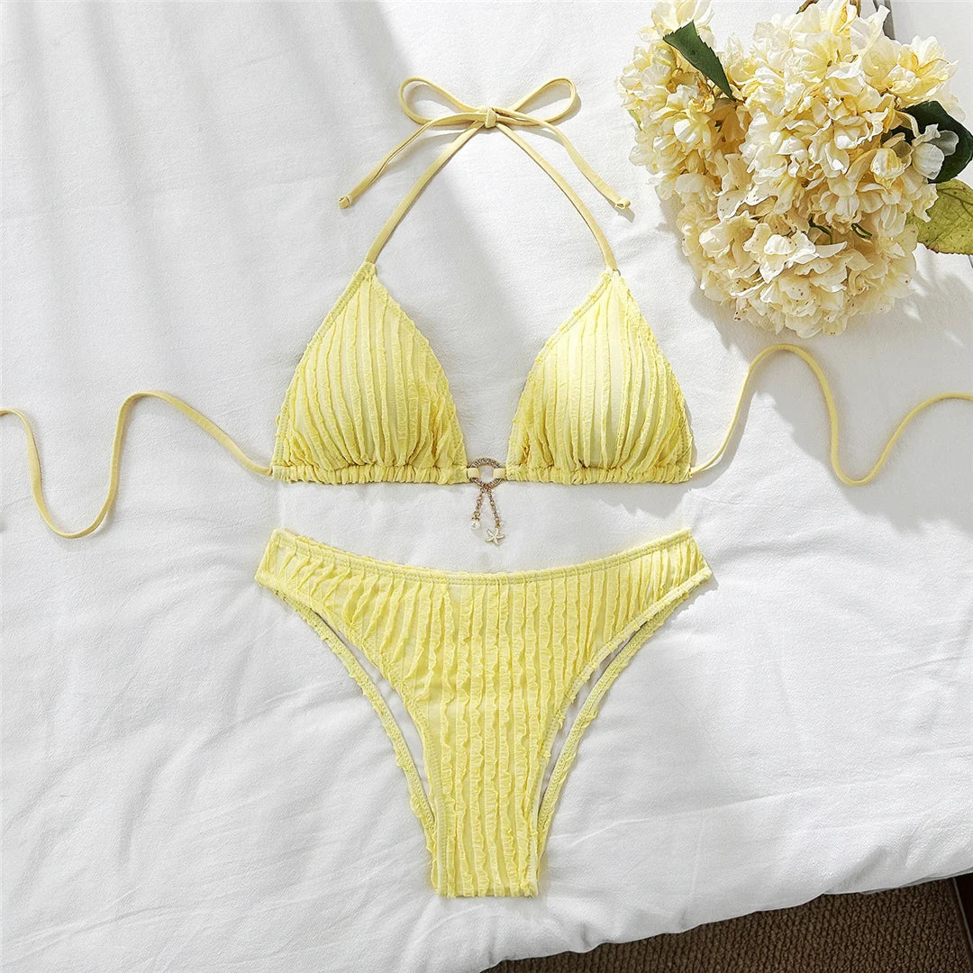 Maillot de bain deux pièces avec des liens réglables