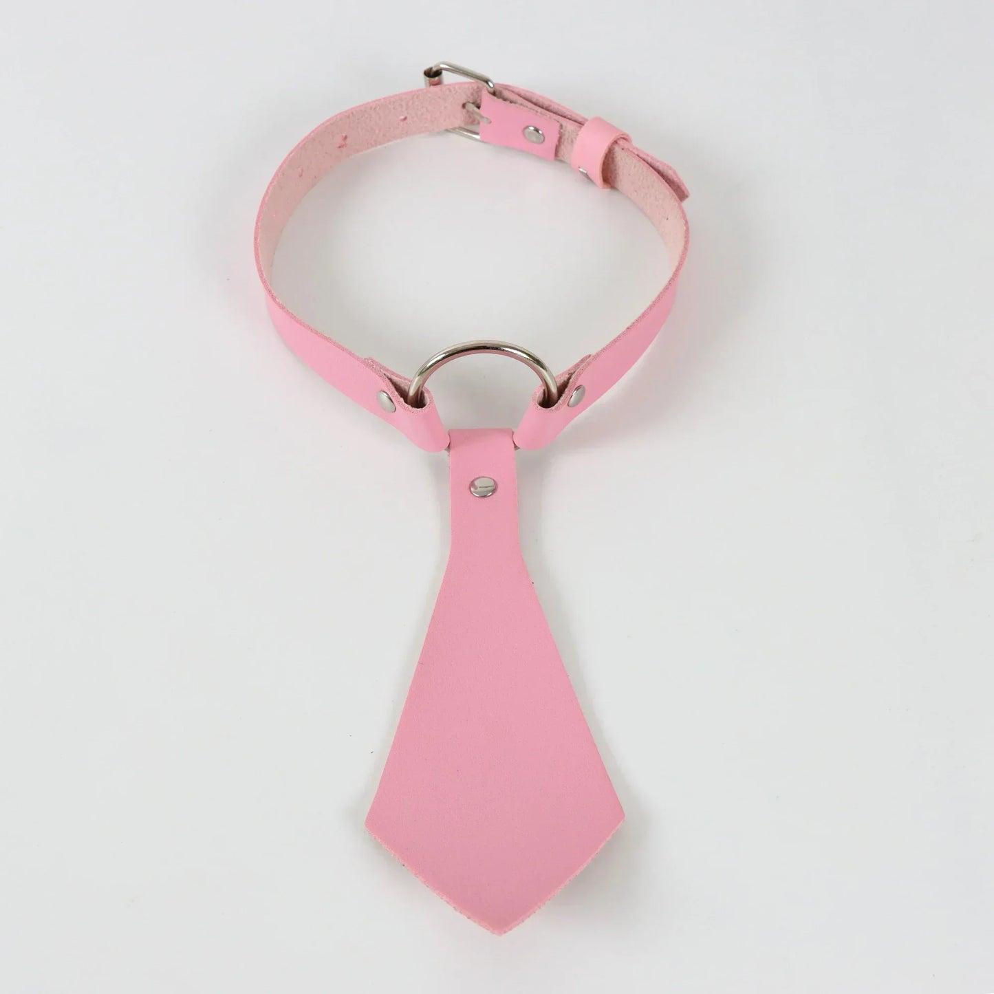 Choker avec cravate