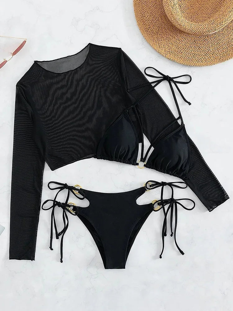 Maillot de bain trois pièces avec un haut en mesh