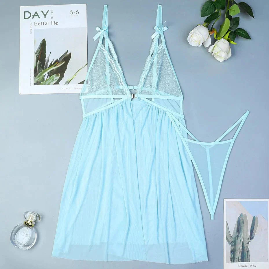Chemise de nuit transparente avec finition en dentelle