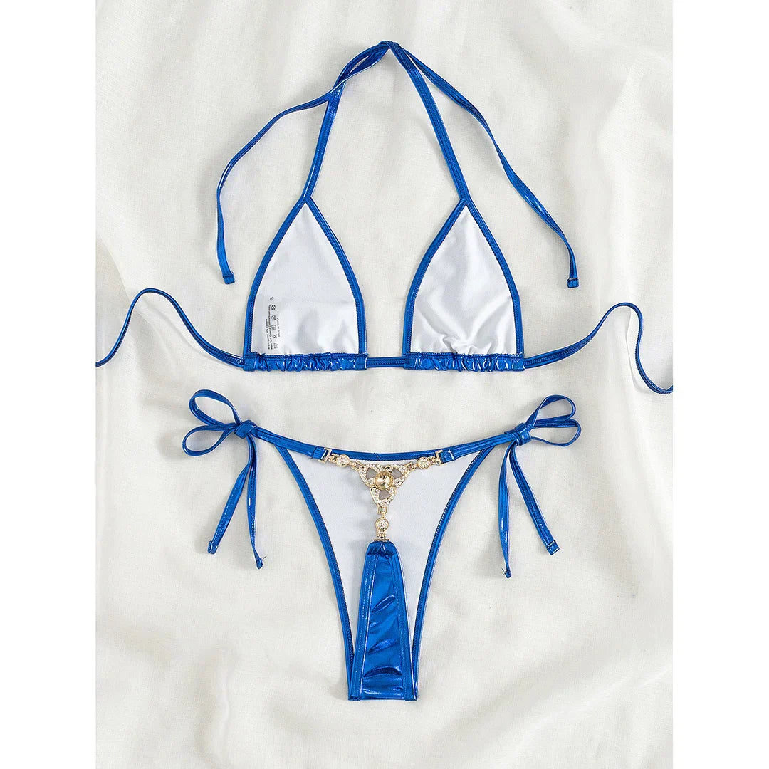 Maillot de bain deux pièces avec des zirconiums décoratifs