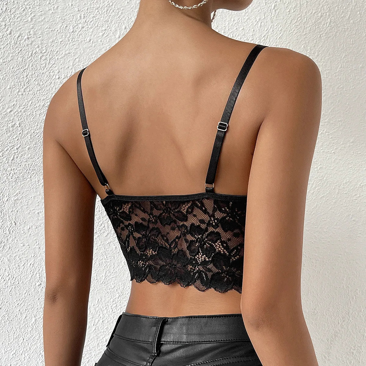 Soutien-gorge en dentelle avec bretelles réglables