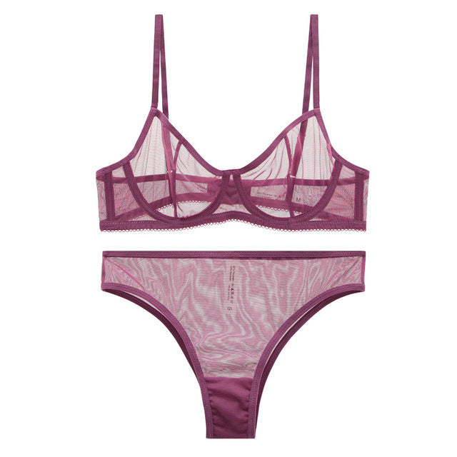 Lace lingerie set with adjustable straps