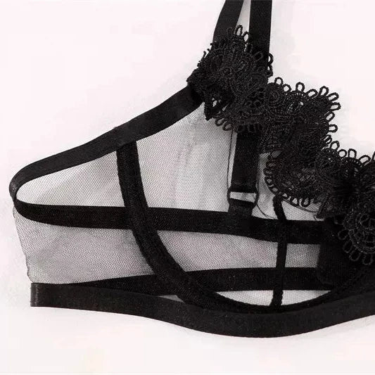 Lace lingerie set with adjustable straps