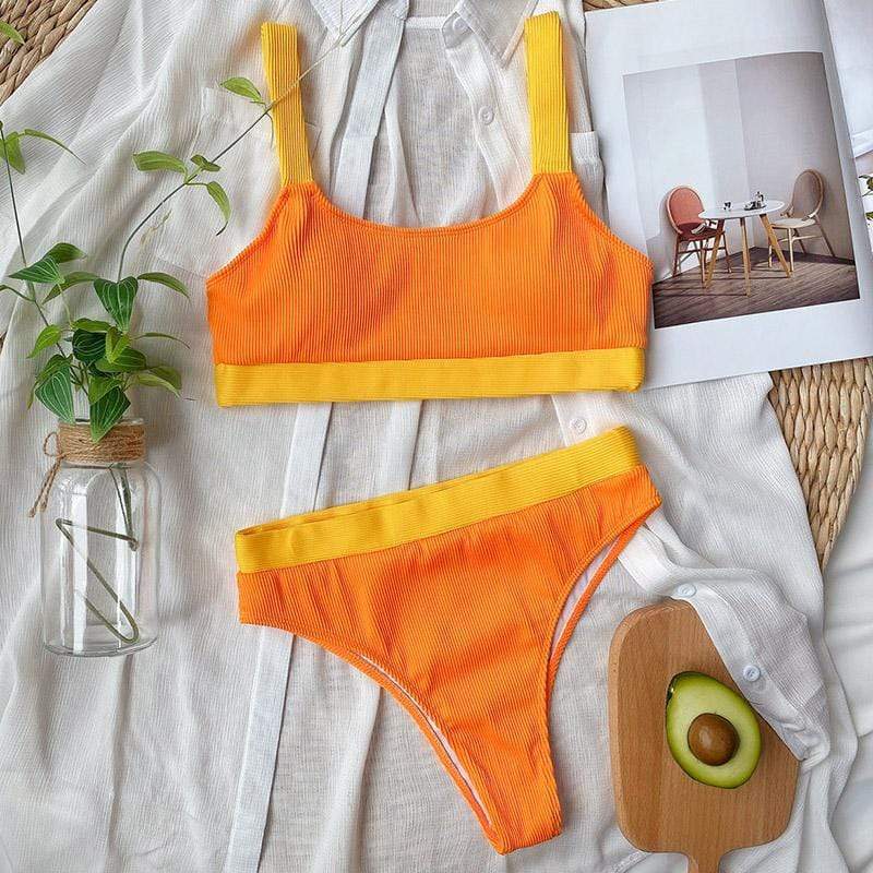 Maillot de bain deux pièces avec culotte de type bikini
