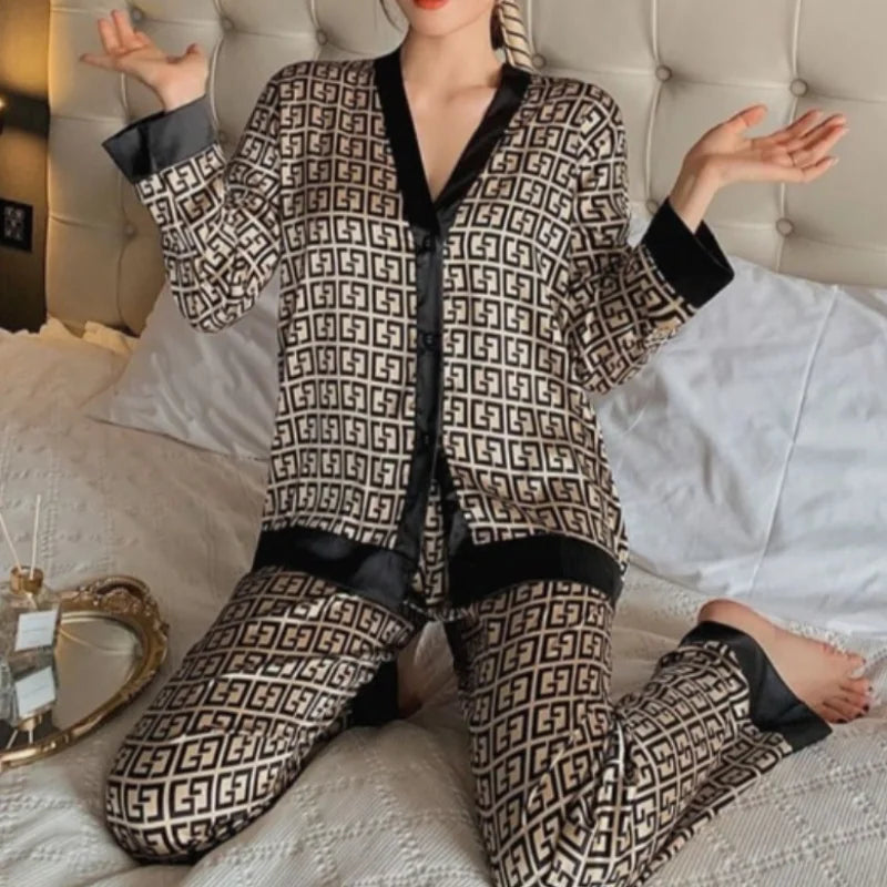  Pyjama deux pièces en satin