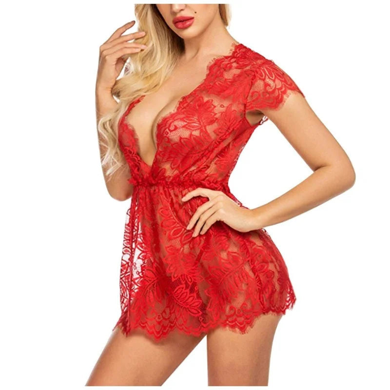 Rouge Nuisette en dentelle à manches courtes