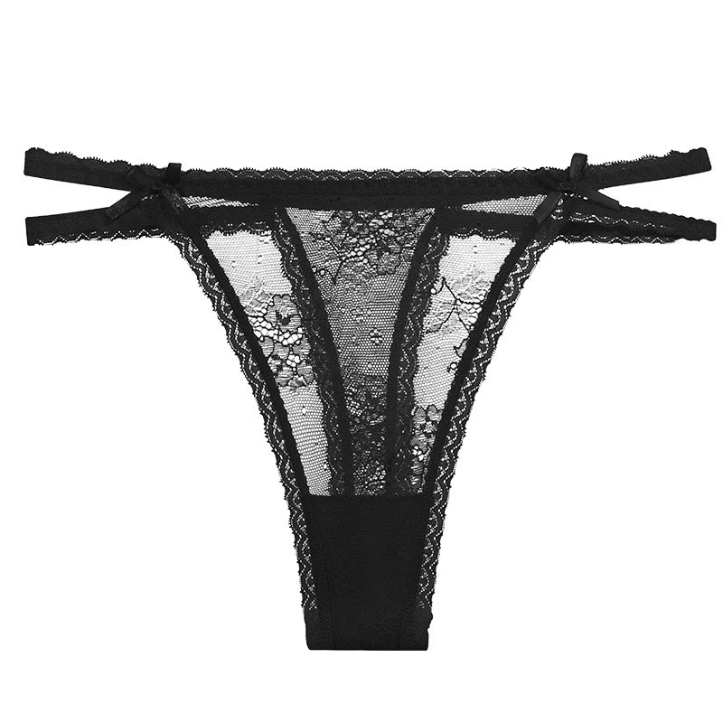 String en dentelle avec des doubles bandes sur les hanches